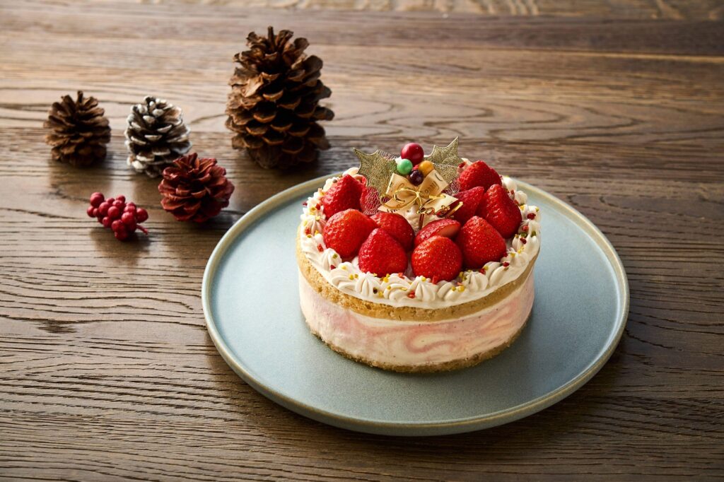 クリスマス 苺のショートケーキ 苺とバニラのマーブルムース仕立て