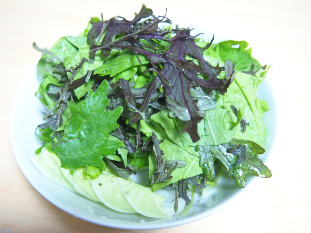 葉物野菜のサラダ