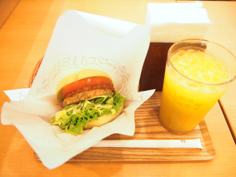 モスバーガーからヴィーガンバーガーが発売されたので食べて ...