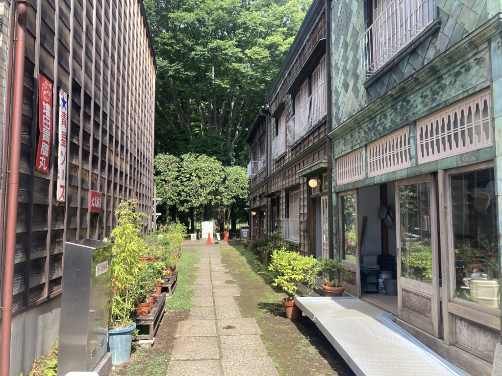 江戸東京たてもの園の千尋が迷いこんだ不思議な街のモデル