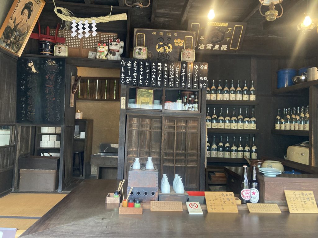 千尋の両親が豚になったお店「鍵屋」店内